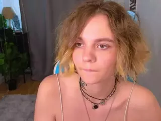 MollyyCloud's Live Sex Cam Show