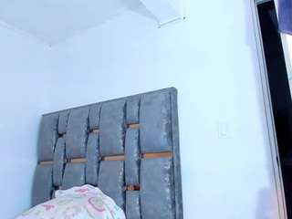 brianny-bigcock webcam