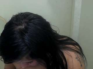 jullymessyy webcam model