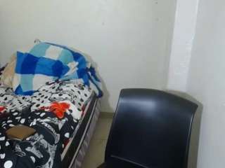 jullymessyy webcam model