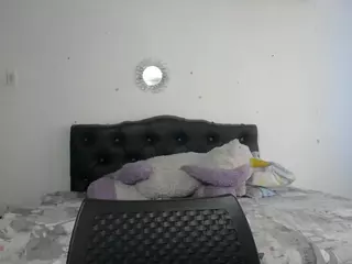 jullymessyy's Live Sex Cam Show