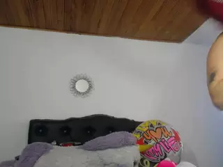 jullymessyy's Live Sex Cam Show