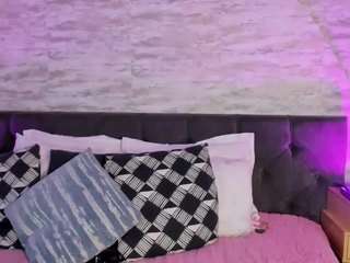 Curvy Misha live webcam show