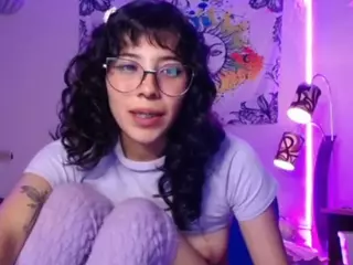 ZoeKittylove16's Live Sex Cam Show
