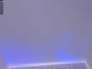 kendall-silver Live Webcam on CamSoda