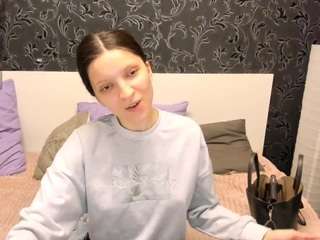 melaniegrand live cam profile