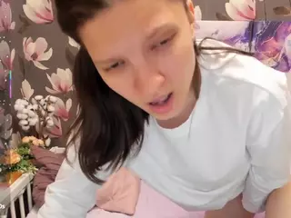 MelanieGrand's Live Sex Cam Show