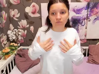 MelanieGrand's Live Sex Cam Show