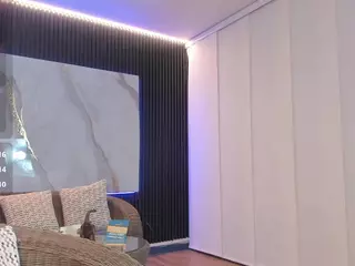 Scarlet's Live Sex Cam Show