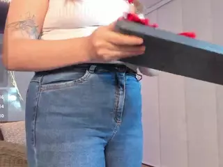 Scarlet's Live Sex Cam Show