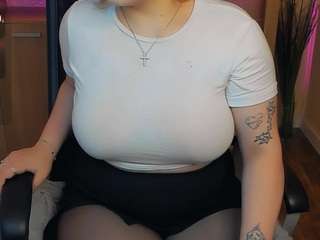 TinaWalked live cam preview
