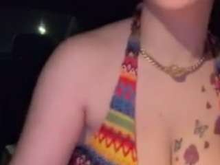 Live webcam model adafontaine18 on Soda Cams