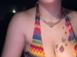 Live webcam model adafontaine18 on Soda Cams