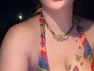 Live webcam model adafontaine18 on Soda Cams