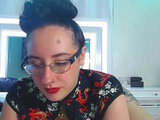 Live webcam model adafontaine18 on Soda Cams