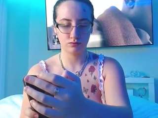 adafontaine18 Live Webcam on CamSoda