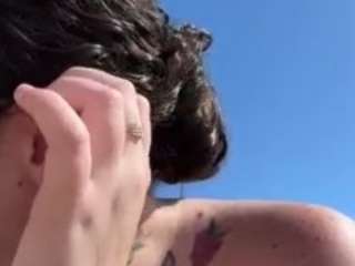 Live webcam model adafontaine18 on Soda Cams