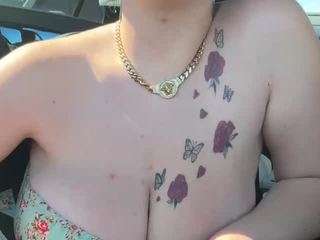 Live webcam model adafontaine18 on Soda Cams