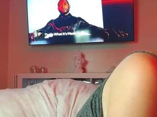 Live webcam model adafontaine18 on Soda Cams