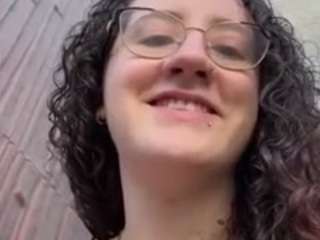 Live webcam model adafontaine18 on Soda Cams