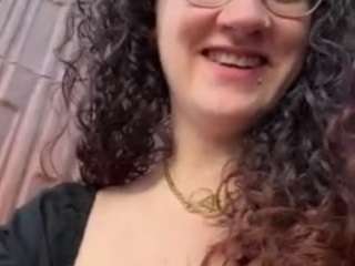 Live webcam model adafontaine18 on Soda Cams