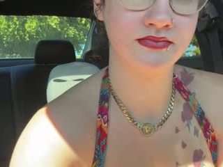 Live webcam model adafontaine18 on Soda Cams