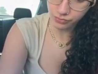 Live webcam model adafontaine18 on Soda Cams