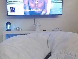 Live webcam model adafontaine18 on Soda Cams