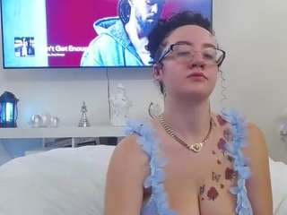 adafontaine18 live webcam on Soda Cams