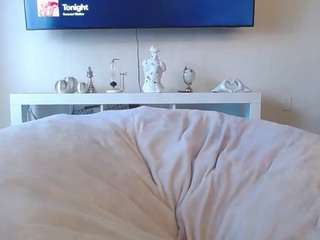 Live webcam model adafontaine18 on Soda Cams