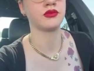 Live webcam model adafontaine18 on Soda Cams