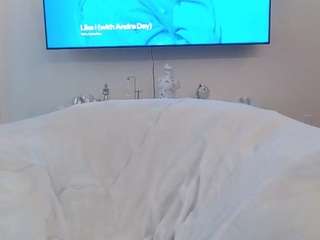 Live webcam model adafontaine18 on Soda Cams