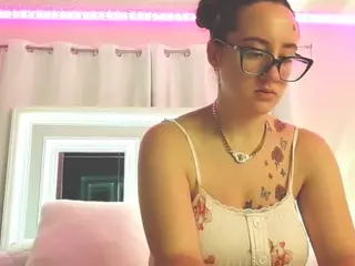 adafontaine18's Live Sex Cam Show