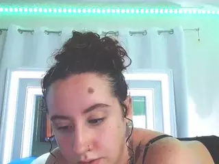 adafontaine18's Live Sex Cam Show