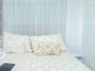 annie-thomsonn webcam