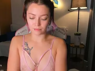 CrimsonLove's Live Sex Cam Show