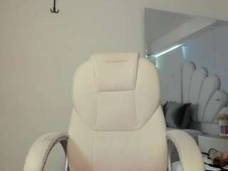 le modèle ginebra-ness est en webcam porno dans un show sur le site camsoda, il possède les tags suivants: ass,sexy,massage,naked,natural,nature,orgasm,public,pussy,sex toys,skinny,lingerie,solo,spank,squirt,striptease,tattoos,thick,toys,twerk