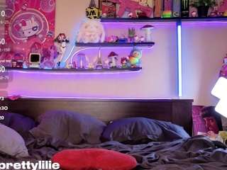 PrettyLilie live webcam show