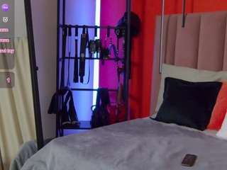 le modèle sellashinee est en webcam porno dans un show sur le site camsoda, il possède les tags suivants: ass,saliva,lingerie,lovense,mistress,naked,natural,nipples,orgasm,pantyhose,role play,roleplay,shaved pussy,asshole,skinny,slave,sph,stocking,striptease,tattoos