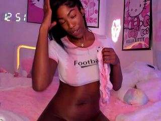 naomisimone's CamSoda show and profile