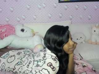 Live webcam model naomisimone on Soda Cams