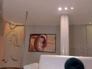 arianadumont Live Webcam on CamSoda