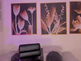 arianadumont live cam profile