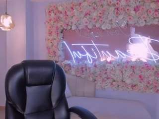 le modèle arianadumont est en webcam porno dans un show sur le site camsoda, il possède les tags suivants: amateur,ass,thong,strip,spank,solo,skinny,pussy,natural,flashing,fingers,feet,facial,dildo,brown eyes,blowjob,black hair,bj,bedroom,asshole
