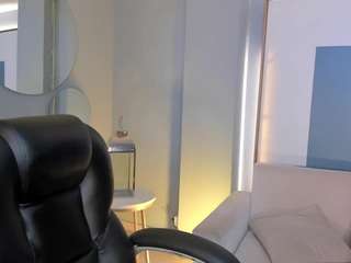 Ariana Dumont live cam