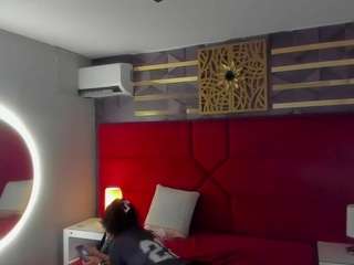 hanny-milf's CamSoda show and profile