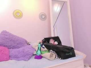 minene-mikami Live Webcam on CamSoda