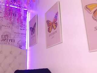 sara-martin Live Webcam on {site_name}