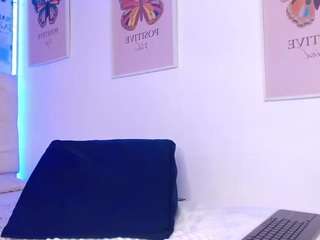 sara-martin Live Webcam on CamSoda