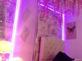 sara-martin Live Webcam on CamSoda